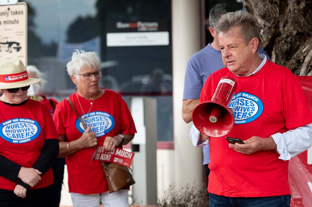 ANMF (Vic Branch) Assistant Secretary Paul Gilbert (right) speaks at the rally in Warragul. Photo: Penny Stephens